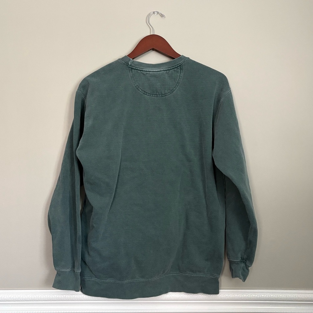 Comfort Colors Christmas Trees Sweatshirt M Farm Fresh Holiday Graphic Crewneck - Picture 4 of 5